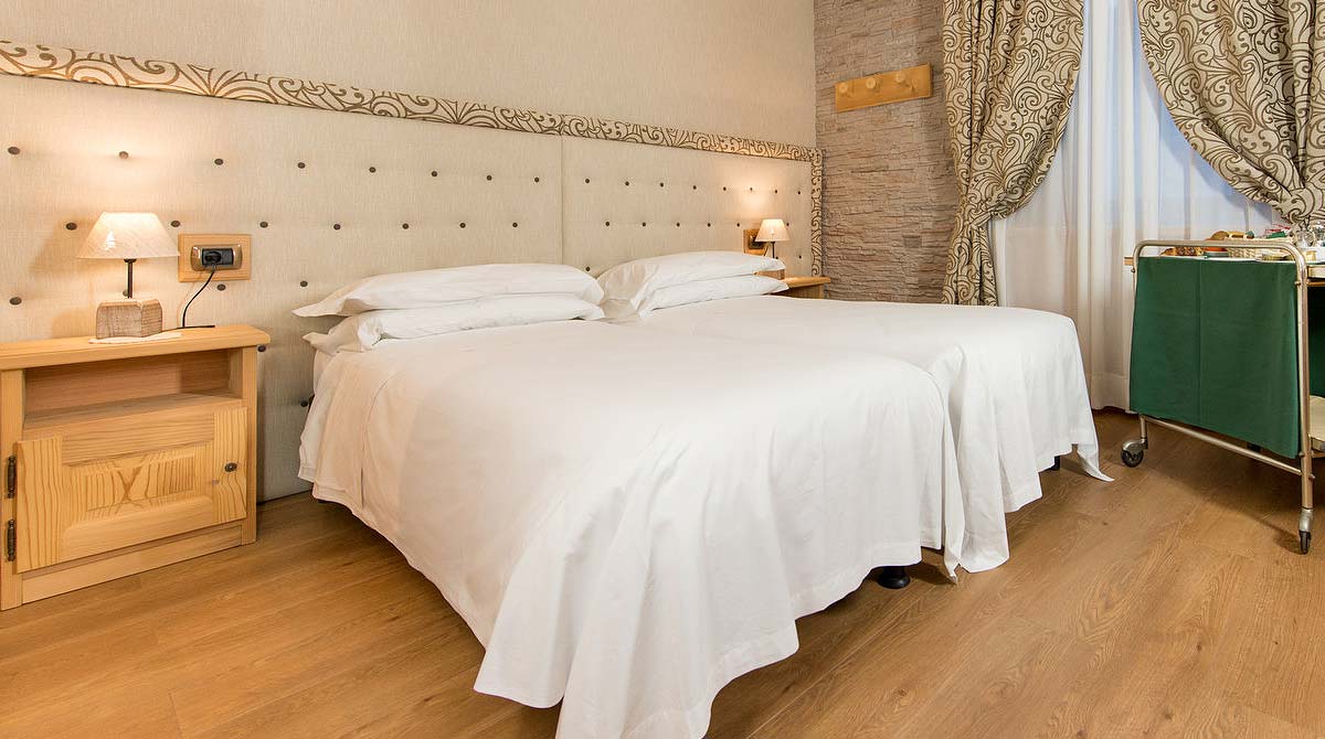 Hotel Edelweiss Breuil Cervinia Standardzimmer-Bildergalerie